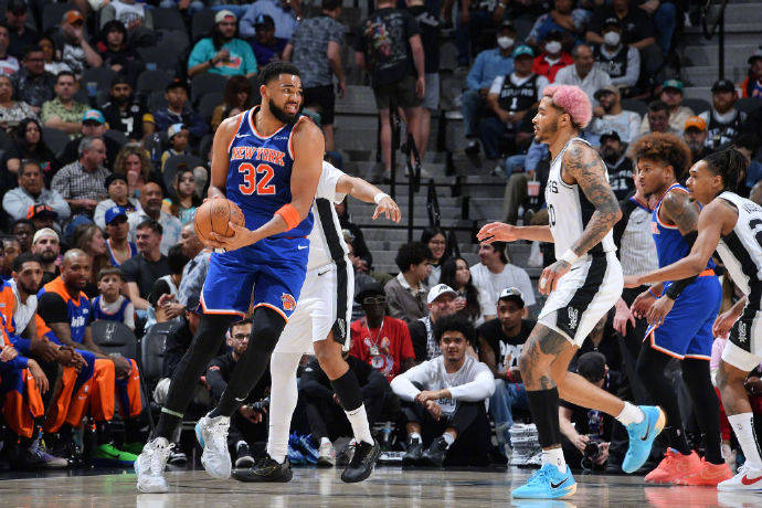 雄鹿主帅欲引进新球员，强化球队内线实力的简单介绍