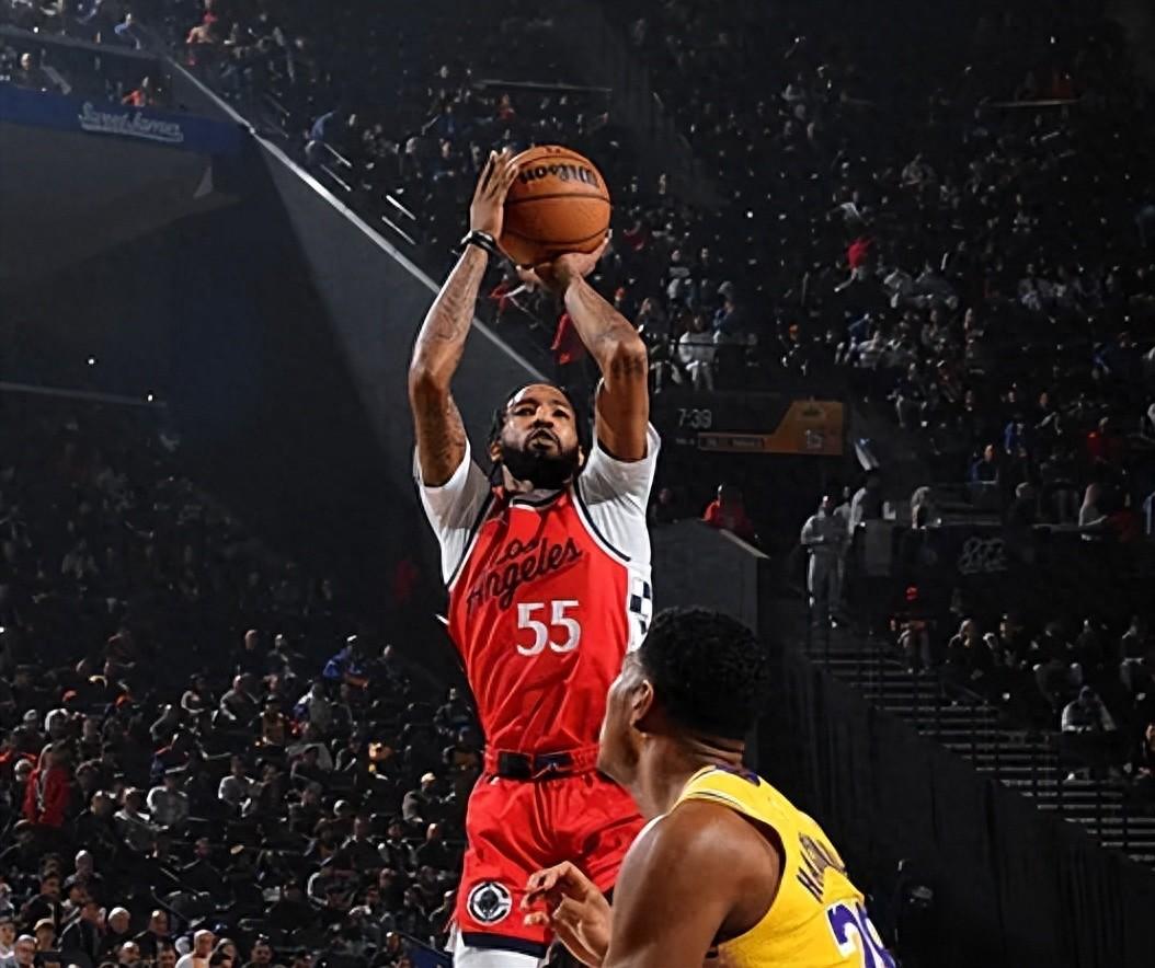 佩塔尼亚大胜对手，锋线球员表现亮眼的简单介绍