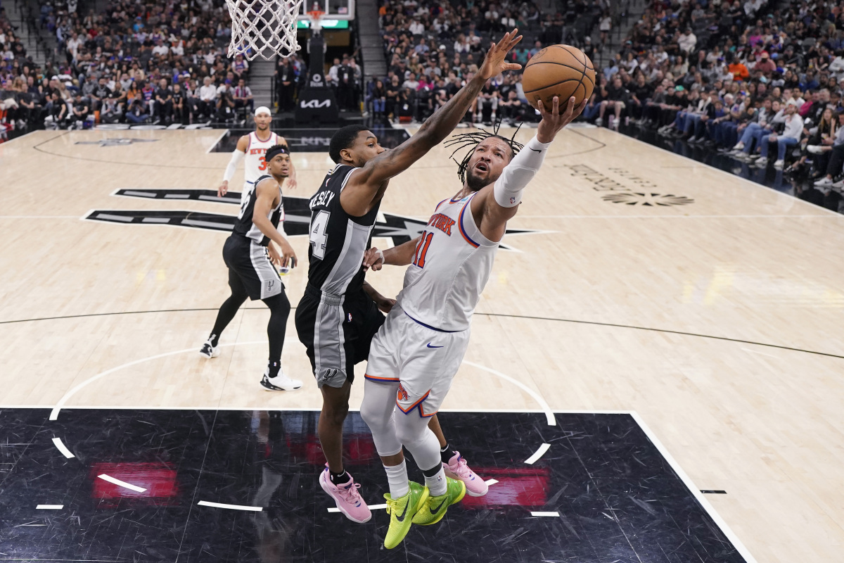 DB游戏-麦迪逊广场花团锦簇，尼克斯力克对手的简单介绍