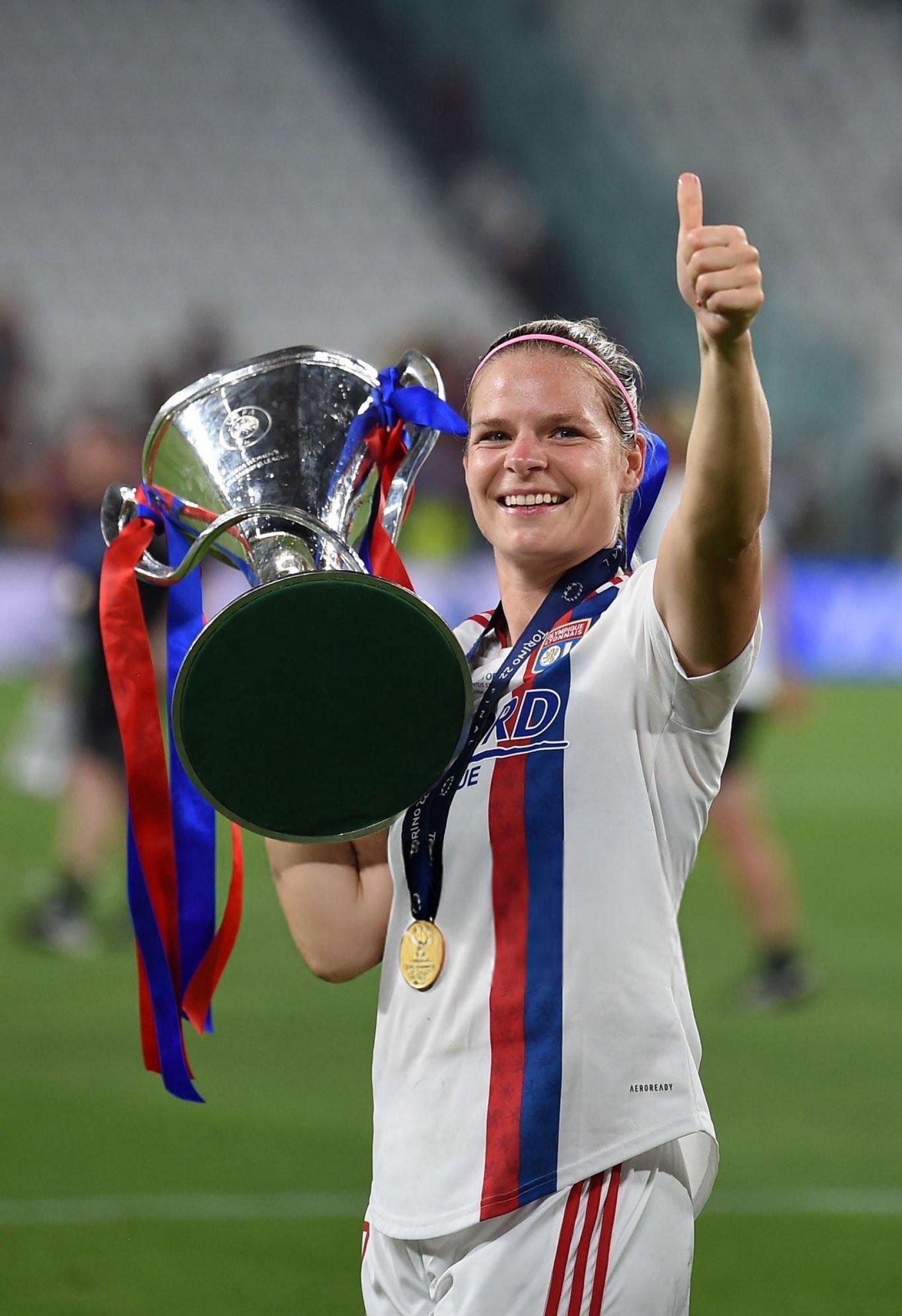 多宝彩票-法国女足队员训练时发生冲突