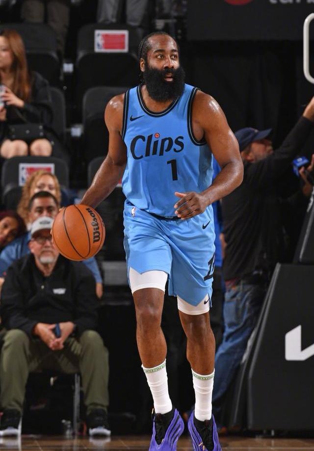 DB彩票官网-爵士大胜快船，主场保持不败