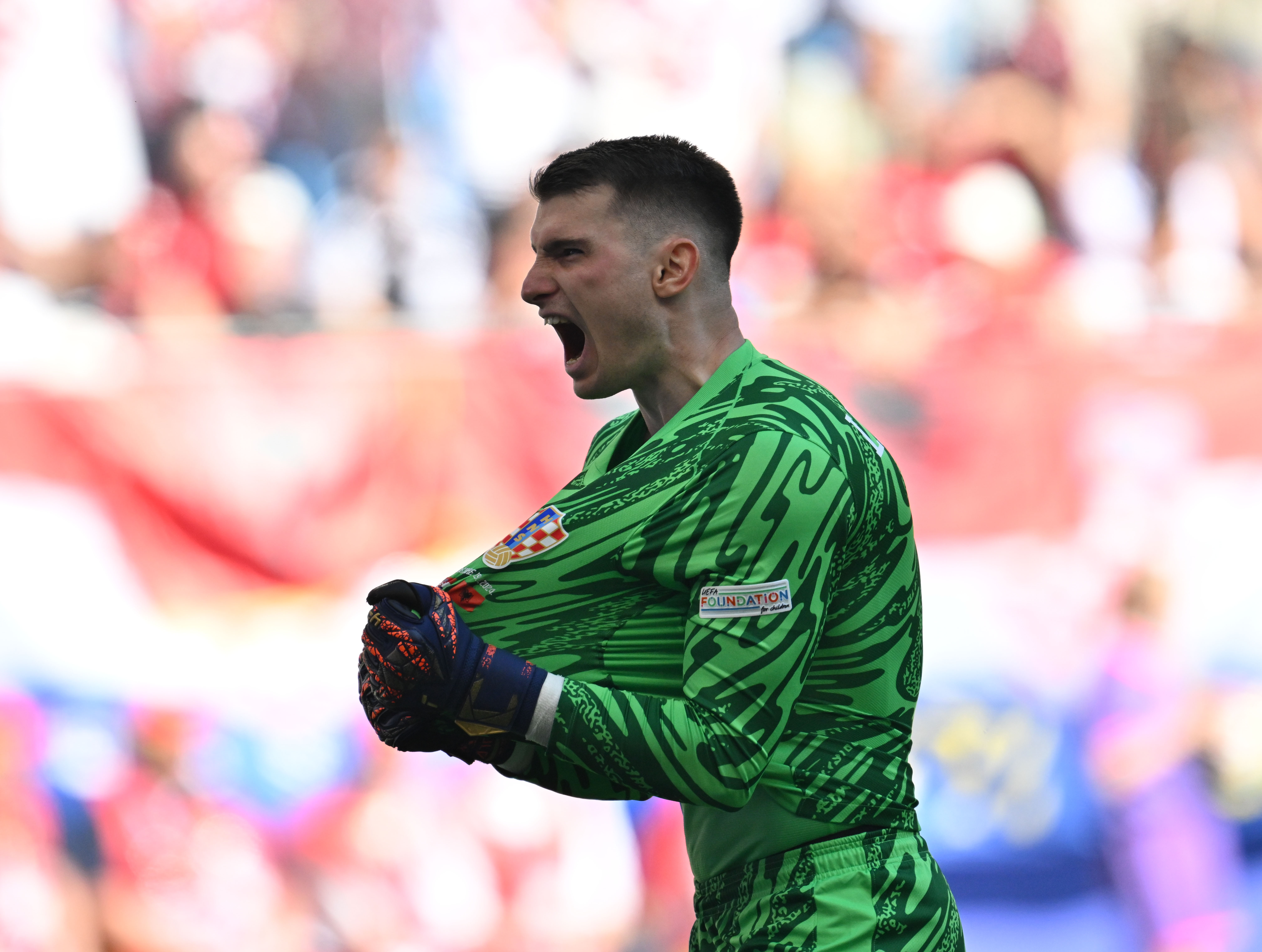 包含竞争激烈的欧洲赛区：挪威队击溃阿尔巴尼亚的词条