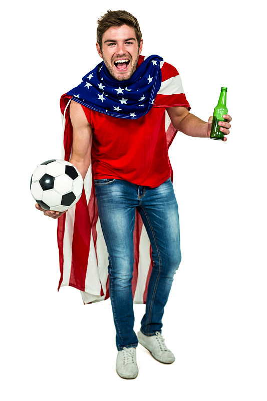 福尔图娜迎来一场胜利,铁杆球迷欢呼 福尔图娜迎来一场胜利,铁杆球迷欢呼