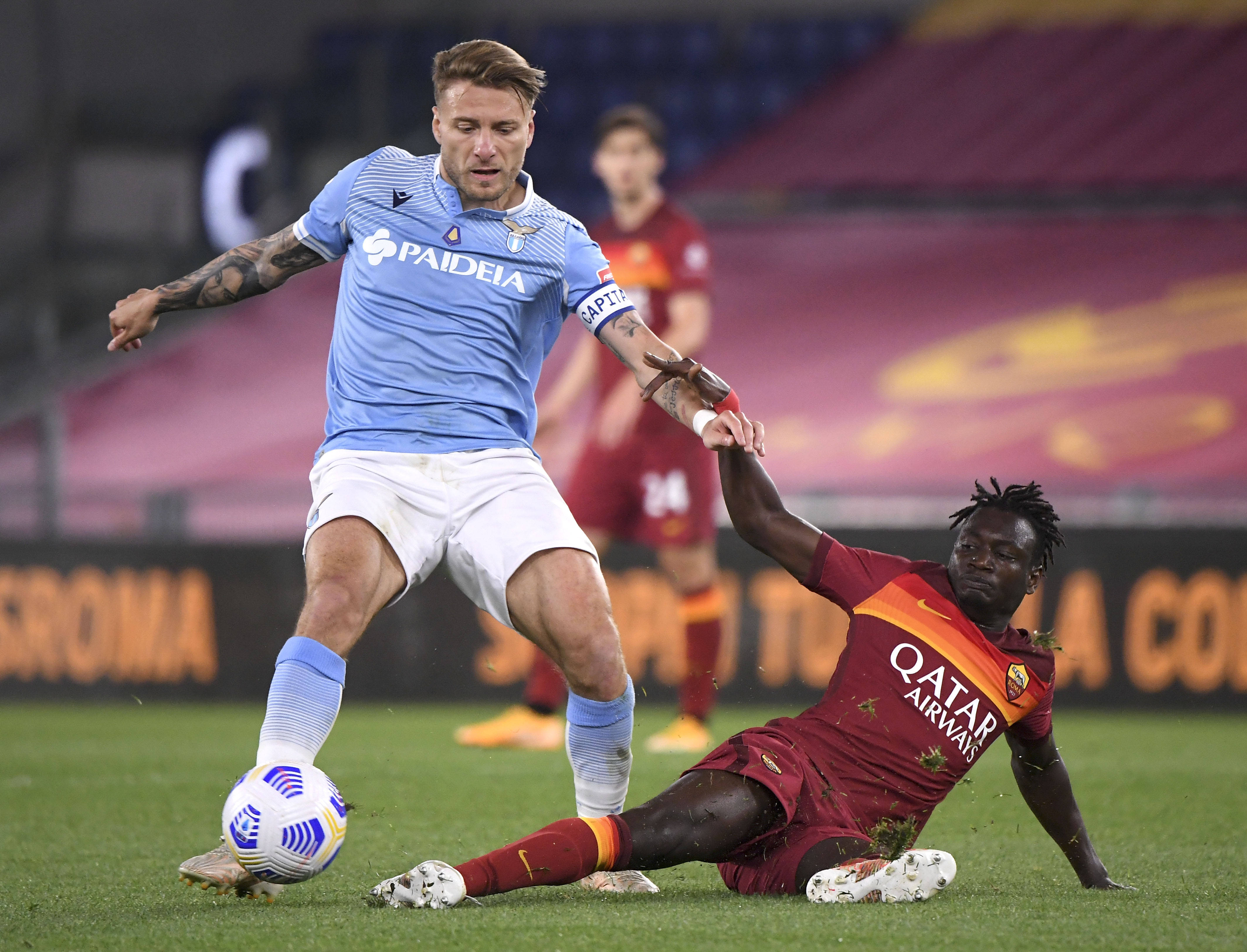 阿贾克斯客场大胜，晋级淘汰赛