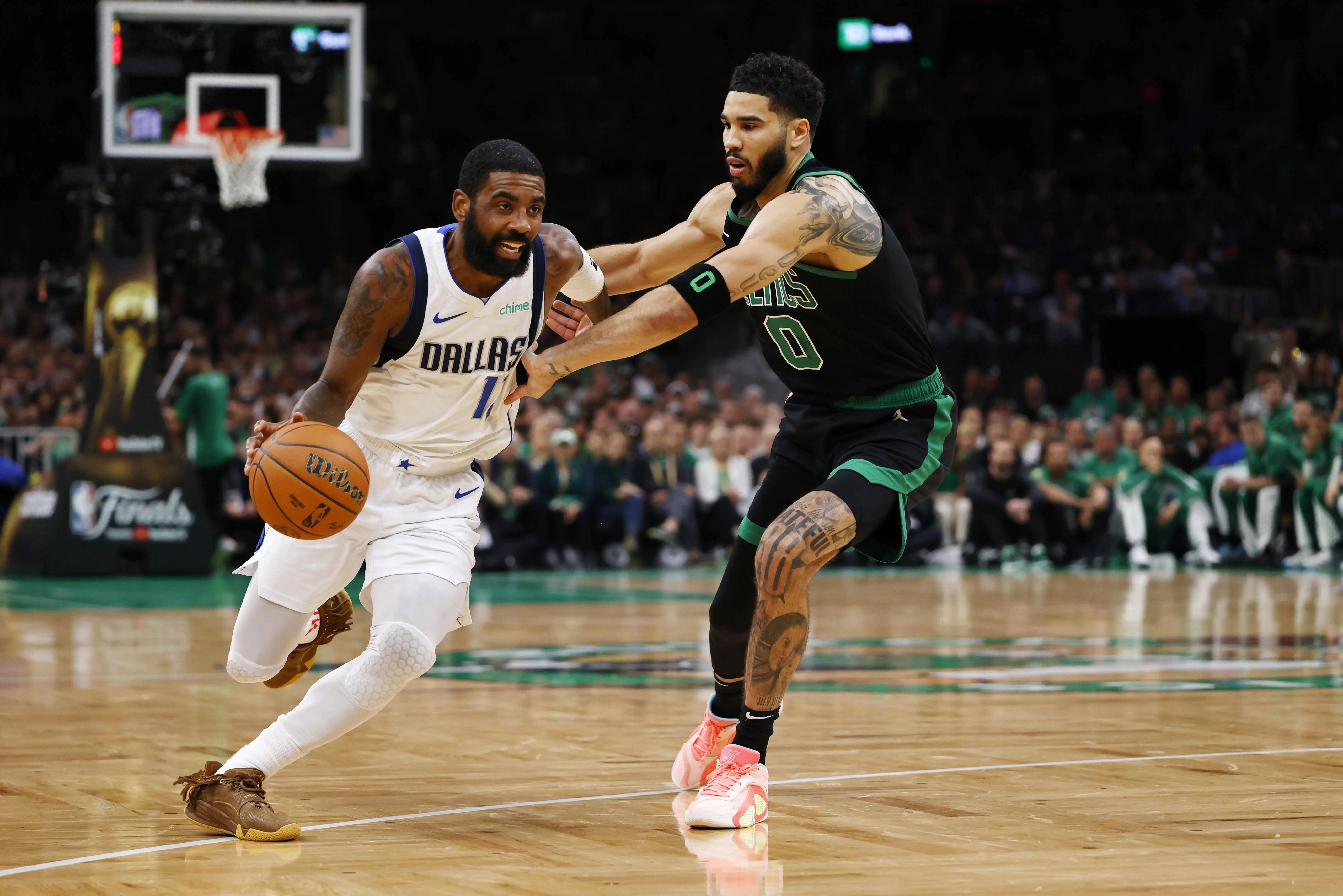 DB游戏-队员状态神勇，一路领先控球权