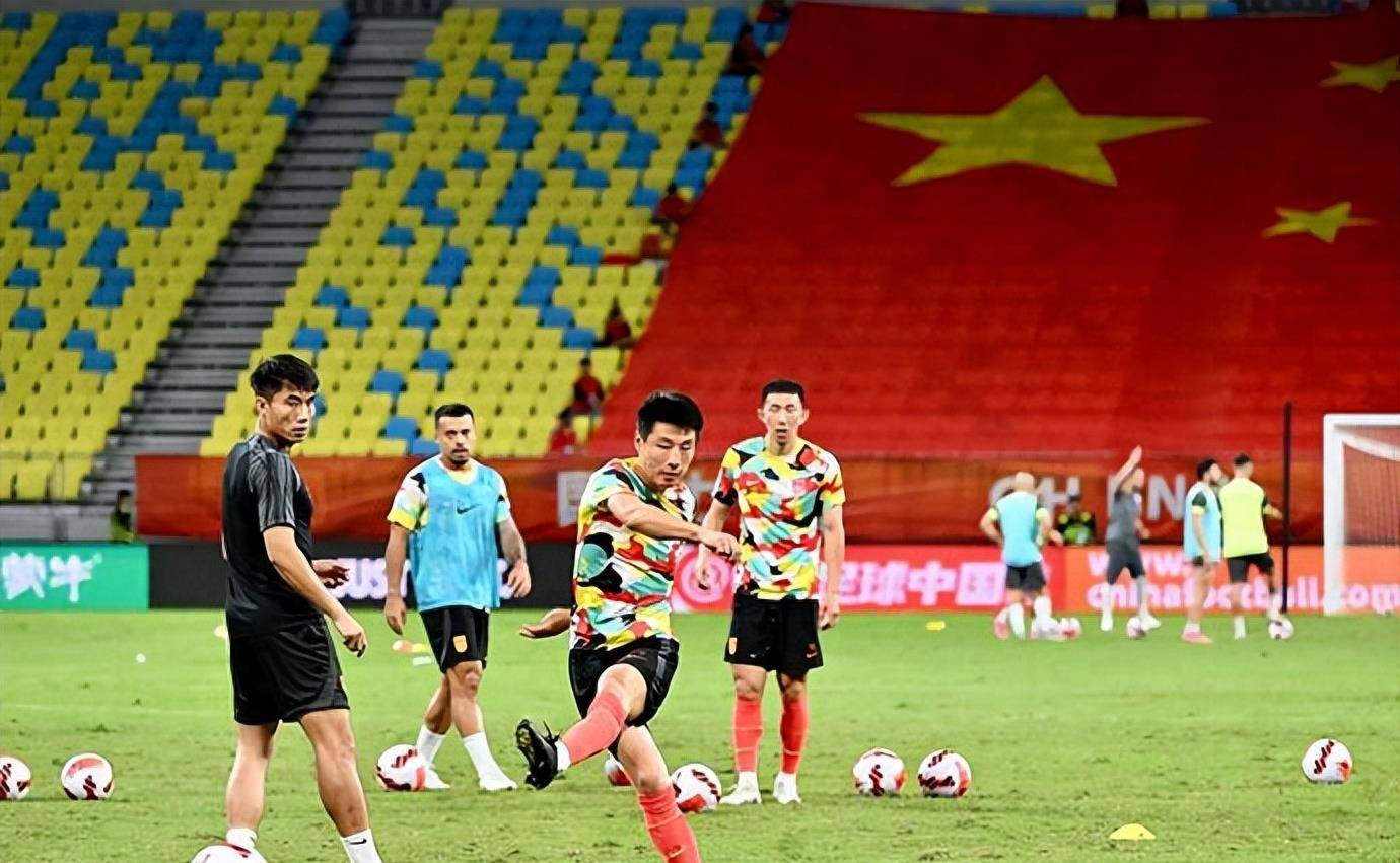 中国球迷积极支持本土足球运动