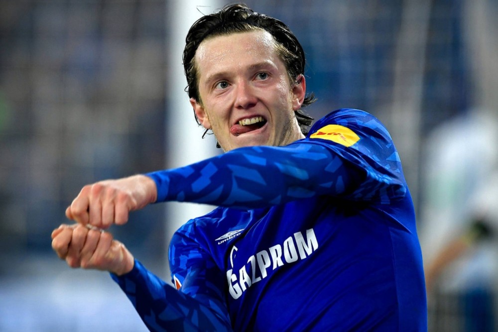 多宝彩票-关于沙尔克新援首秀表现抢眼，球迷期待他的表现的信息