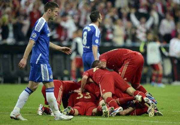 利沃夫斯基与穆勒争夺射手榜第一，领先优势不容忽视