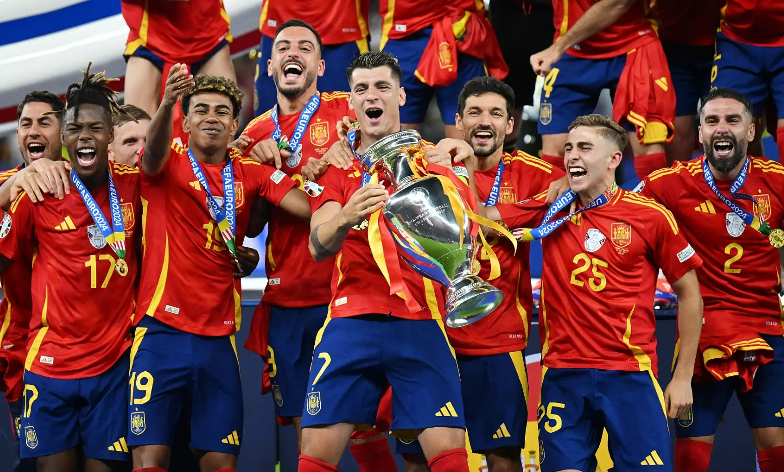 DB彩票-欧洲杯小组赛第三轮，西班牙横扫斯洛伐克获小组第一！