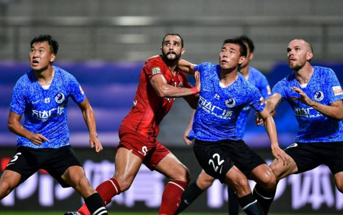 包含骑士队外援助攻领先，经验丰富带头作战的词条